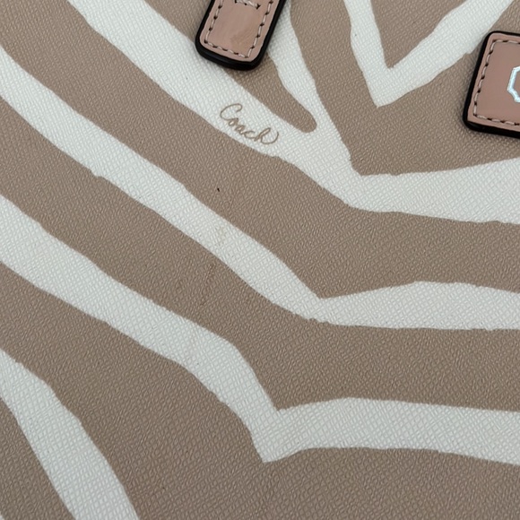 Coach Tote Bag - Picture 9 of 9